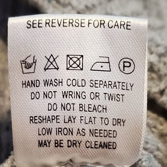 🔹️Miracle Gray Knit Twisted Long Sleeve Reversible Crop Sweater Medium - Picture 11 of 11